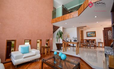 Casa en Venta o Renta en El Palomar de Lujo en privada de 4 casas en el Sur .