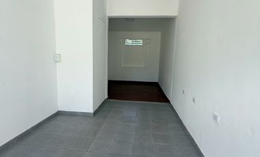 Local comercial frente al parque de las naciones!!