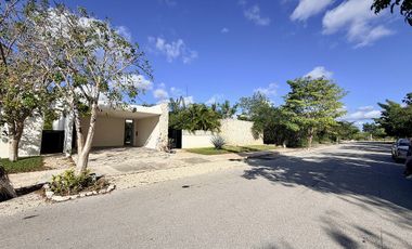 CASA EN VENTA  UNA SOLA PLANTA Terreno de 1,000 m² Dzidzilché