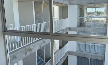 Departamento tres ambientes cochera a la venta en Dominico