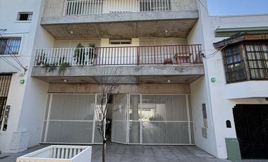 Departamento tres ambientes cochera a la venta en Dominico