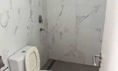 Departamento tres ambientes cochera a la venta en Dominico