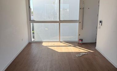 Departamento tres ambientes cochera a la venta en Dominico