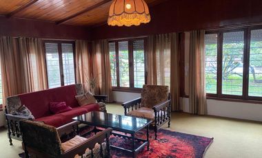 CAS A EN VENTA UNA CUADRA DEL MAR EN CENTRO DE MAR DE AJO