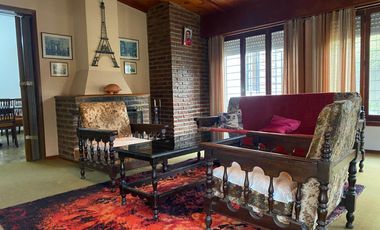 CAS A EN VENTA UNA CUADRA DEL MAR EN CENTRO DE MAR DE AJO