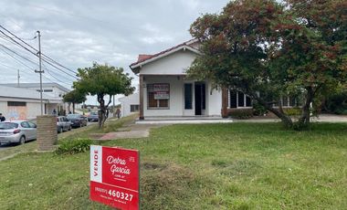 CAS A EN VENTA UNA CUADRA DEL MAR EN CENTRO DE MAR DE AJO