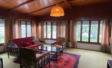 CAS A EN VENTA UNA CUADRA DEL MAR EN CENTRO DE MAR DE AJO