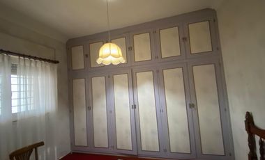 CAS A EN VENTA UNA CUADRA DEL MAR EN CENTRO DE MAR DE AJO