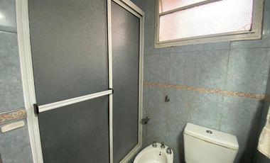 CAS A EN VENTA UNA CUADRA DEL MAR EN CENTRO DE MAR DE AJO