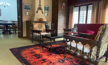 CAS A EN VENTA UNA CUADRA DEL MAR EN CENTRO DE MAR DE AJO