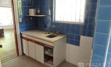 Chalet en venta. Zona Los Troncos. Jardin. 3 dormitorios, playroom, garage