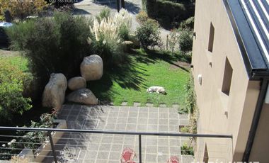 Departamento en alquiler permanente con vista al lago, km 5 a metros de Av Bustillo