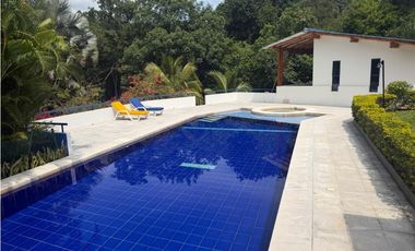 VILLETA, CASA CAMPESTRE EN VENTA