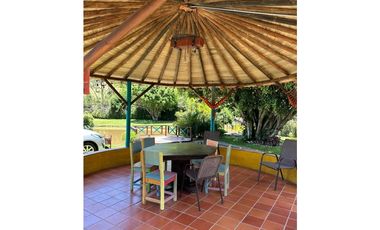 Se arrienda casa campestre en el municipio de Rionegro Antioquia.