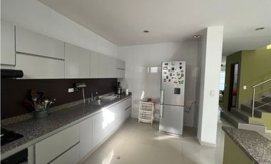 SE ARRIENDA HERMOSA CASA ESQUINERA EN ZONA NORTE DE MONTERIA