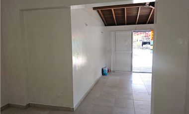 LOCAL COMERCIAL EN RENTA, SAN JAVIER CERCA AL METRO