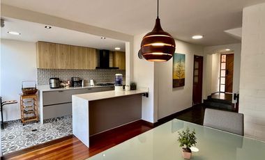 Casa parcialmente remodelada con jardín, deal para la familia