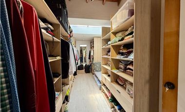 Casa parcialmente remodelada con jardín, deal para la familia