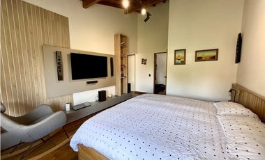 Casa parcialmente remodelada con jardín, deal para la familia