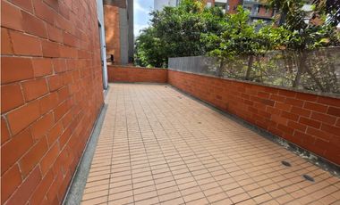 BUSCAS PRIVACIDAD APARTAMENTO EN UNIDAD DE POCOS APARTAMENTOS