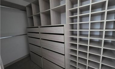 BUSCAS PRIVACIDAD APARTAMENTO EN UNIDAD DE POCOS APARTAMENTOS