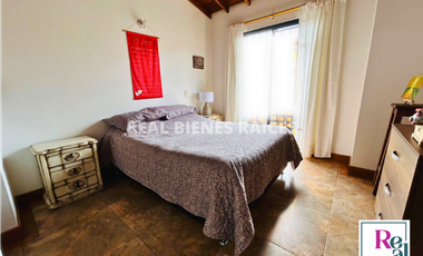 SE ARRIENDA HERMOSA Y AMPLIA CASA EN UNIDAD ABIERTA