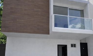 Venta Casa en Aldea Kiin, Puerto Morelos – Un Refugio de Tranquilidad y Confort