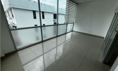 EL CARMEN / OFICINAS COMERCIAL / PLAZA KORINTHO / 65M2