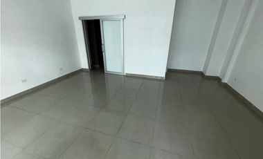 EL CARMEN / OFICINAS COMERCIAL / PLAZA KORINTHO / 65M2