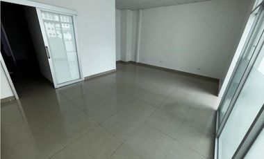 EL CARMEN / OFICINAS COMERCIAL / PLAZA KORINTHO / 65M2