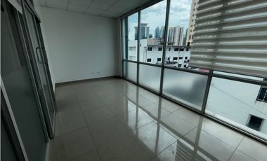 EL CARMEN / OFICINAS COMERCIAL / PLAZA KORINTHO / 65M2