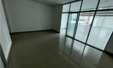 EL CARMEN / OFICINAS COMERCIAL / PLAZA KORINTHO / 65M2