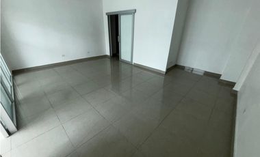 EL CARMEN / OFICINAS COMERCIAL / PLAZA KORINTHO / 65M2