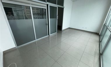 EL CARMEN / OFICINAS COMERCIAL / PLAZA KORINTHO / 65M2