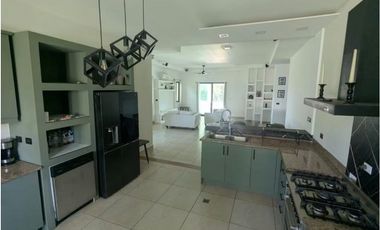 VENTA DE HERMOSA HACIENDA PACIFICA  EN SAN CARLOS 370M2