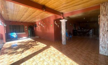 VENTA DE CASA EN ALGARROBOS 3R