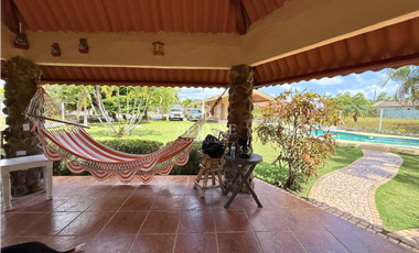 VENTA DE CASA DE PLAYA CON PISCINA EN NUEVA GORGONA (13)