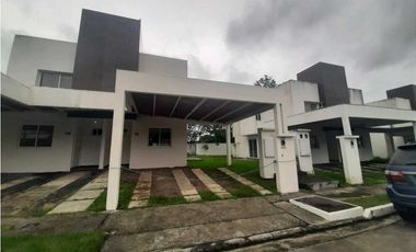 VENDO CASA EN ARRAIJAN PH LAS LAJAS