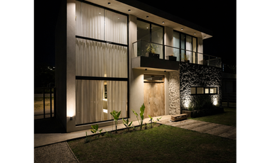 CASA EN VENTA EN COSTA ESMERALDA - ECUESTRE 175