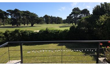 EXCELENTE PROPIEDAD SOBRE CANCHA CLUB M. D. P. GOLF LOS ACANTILADOS