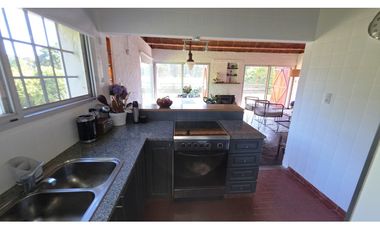 EXCELENTE PROPIEDAD SOBRE CANCHA CLUB M. D. P. GOLF LOS ACANTILADOS