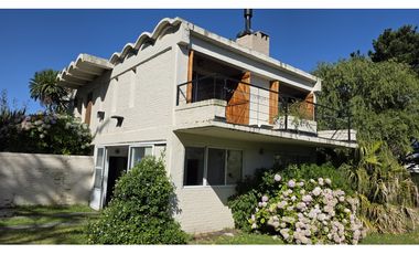 EXCELENTE PROPIEDAD SOBRE CANCHA CLUB M. D. P. GOLF LOS ACANTILADOS