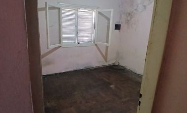 Casa en venta en Isidro Casanova