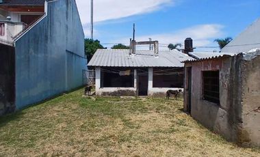 Casa en venta en Isidro Casanova