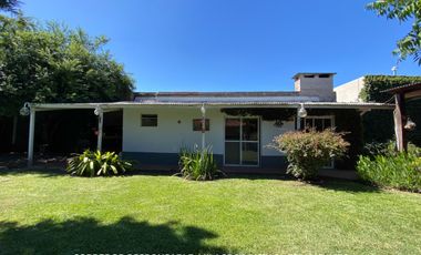Casa en venta c/ cochera en Burzaco