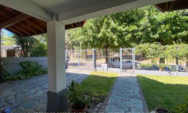 Casa en venta c/ cochera en Burzaco