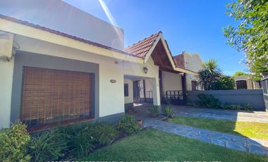 Casa en venta c/ cochera en Burzaco