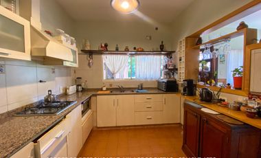 Casa en venta c/ cochera en Burzaco