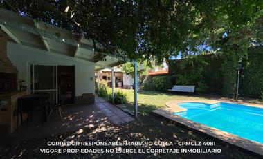 Casa en venta c/ cochera en Burzaco