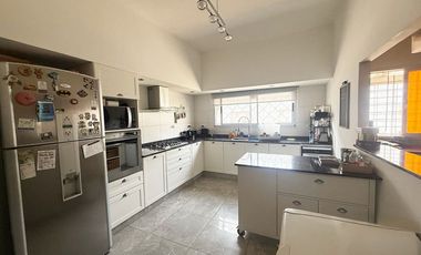 CASA EN VENTA RECICLADA A NVA SARANDI AVELLANEDA